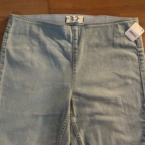 Light washed denim pant Stretch comfortable fit Brand New!